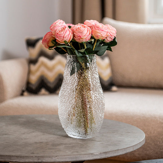 Bouquet of small elegant roses