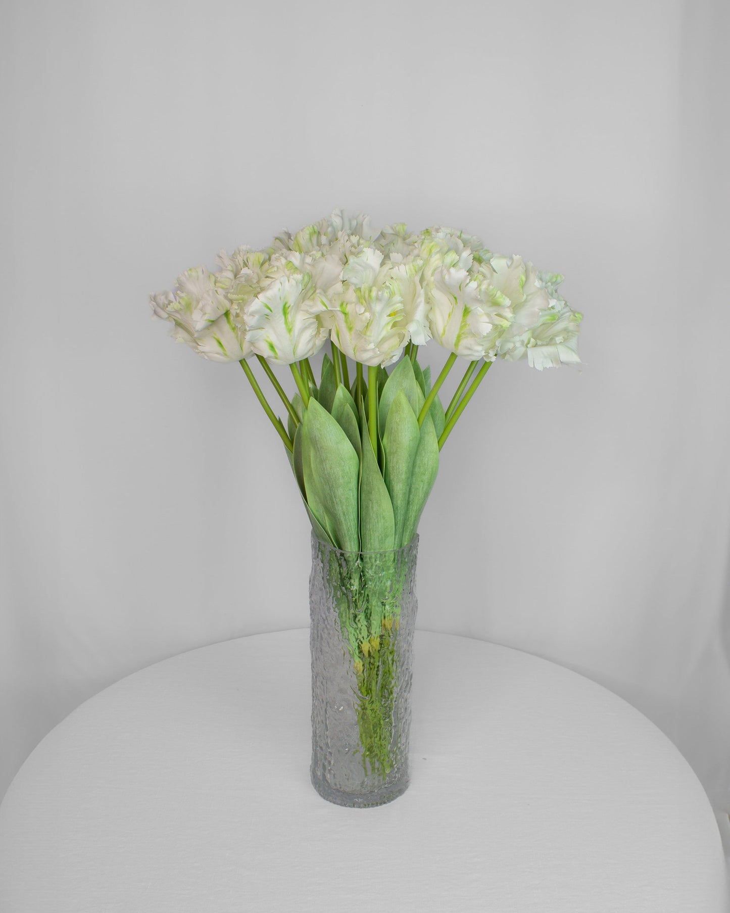 Ruffle Tulips naturtro kunstig buket med 16 fyldte hvide tulipaner i glasvase