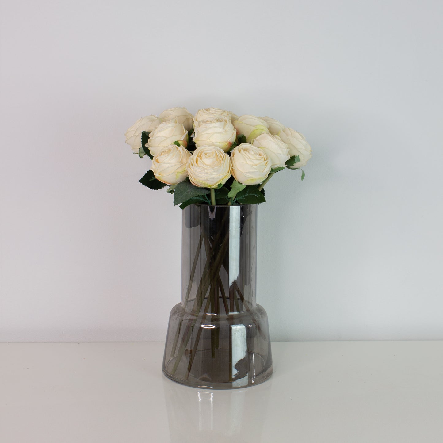 Bouquet of small elegant roses