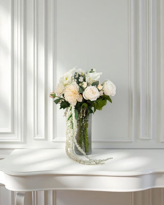 Hængende hvid amaranthus i Pearl Veil – elegant ‘veil’-look over vasen